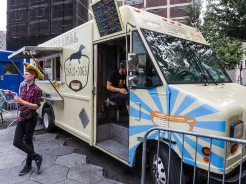 Chaud Dogs Food Truck