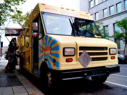 Chaud Dogs Food Truck