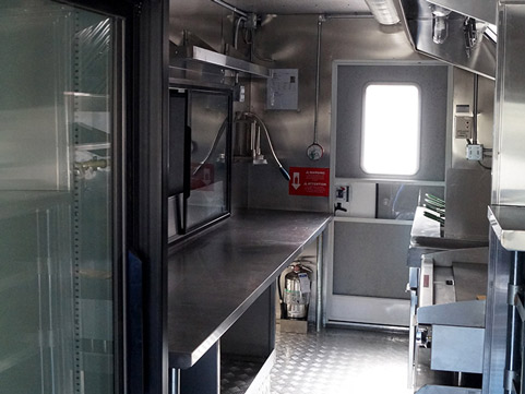 THE ULTIMATE FOOD TRUCK